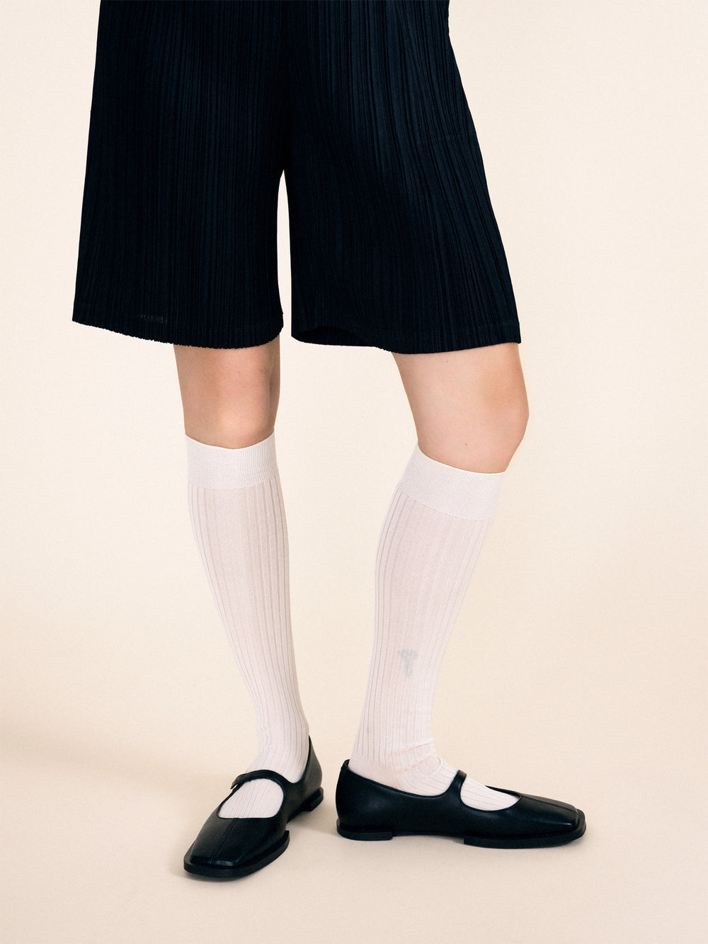 Hansel From Basel: Bemberg Rib Knee Hi Sock - Ivory