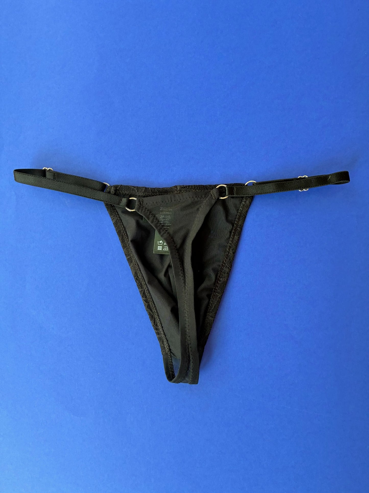 Full Of Desire: Louis Lace String - Black