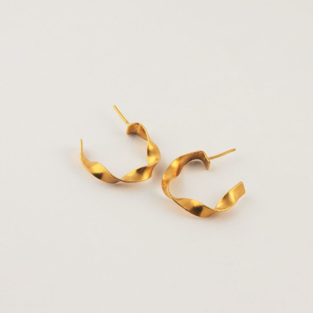 Luisa Lopez: Nahir Small Twist Hoop Earrings - Gold