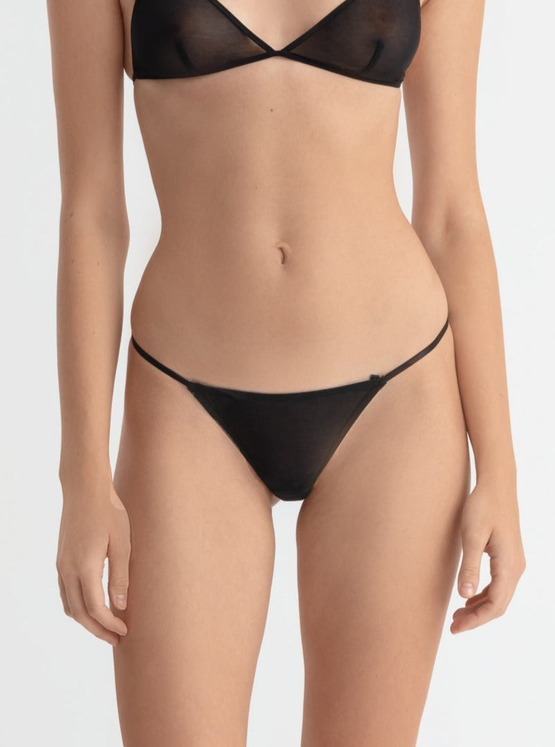 Marika Vera: Moore T-String Thong - Black