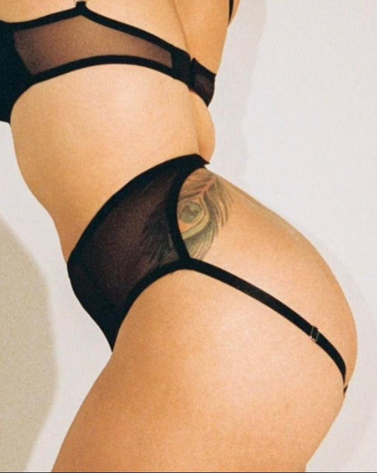 Kayleigh Peddie: Azalea Ouvert Brief - Black