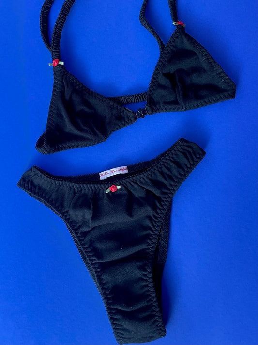 Hello Beautiful: Romance Wireless Triangle Bra - Black