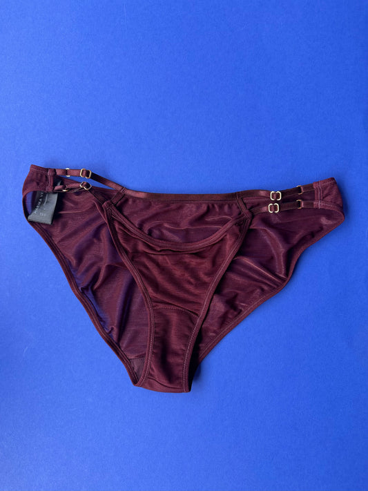 Marika Vera: Moore Bikini Brief - Burgundy