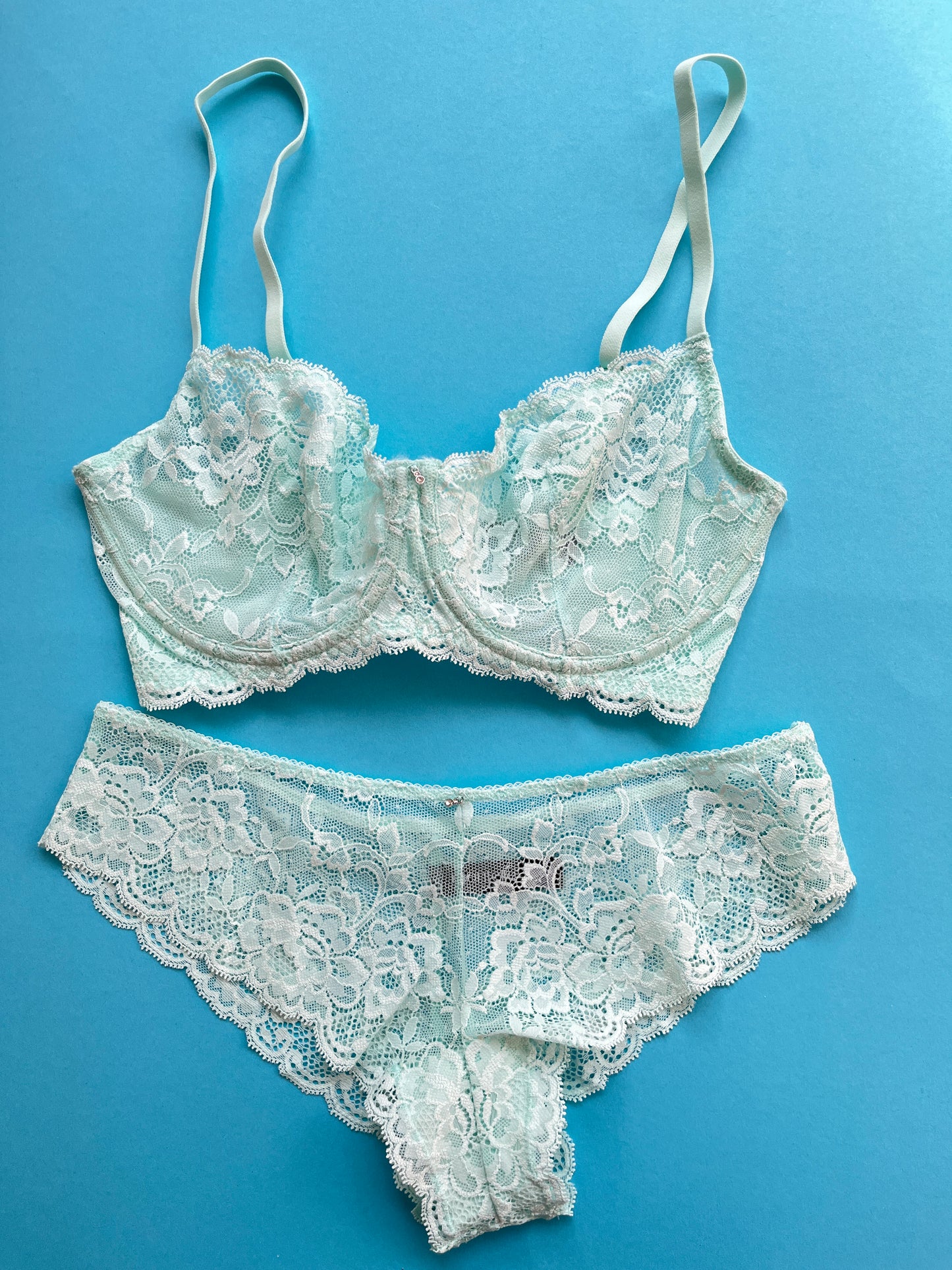 Montelle: Flirt Demi Lace Bra - D+ Cups Only