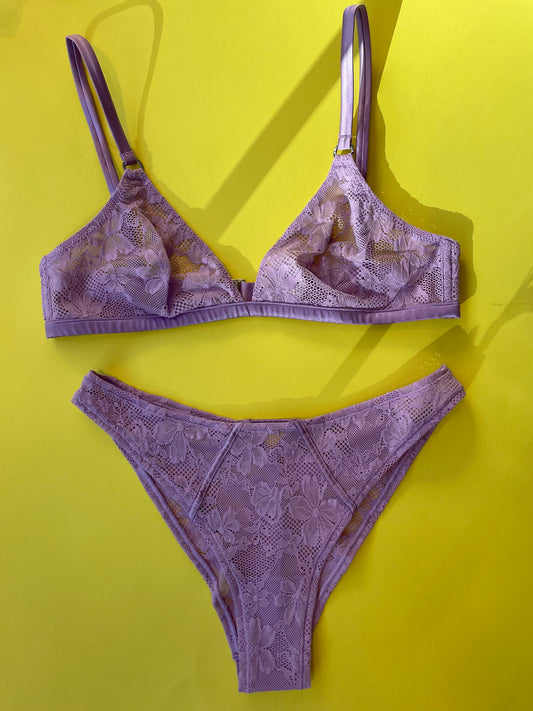 Fleur du Mal: Le Stretch Lace Cheeky - Light Lilac
