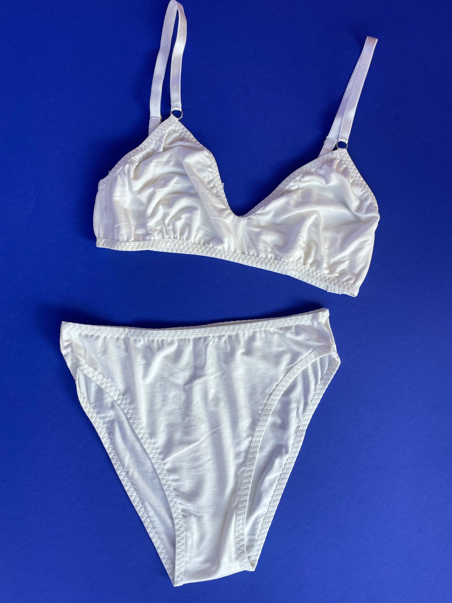 Kye Intimates: Recline Bamboo Pullover Bra - Natural