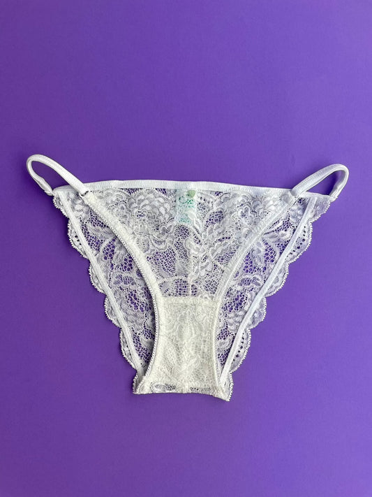Clo: Fortuna Lace String Bikini - White