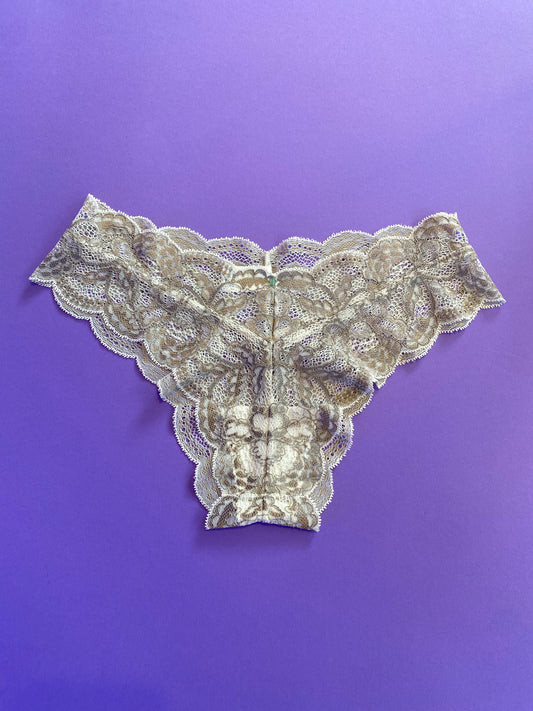 Clo: Fortuna Lace Cheeky Boyshort - White Storm