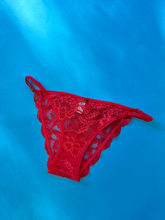 Clo: Fortuna Lace String Bikini - Chrysanthemum