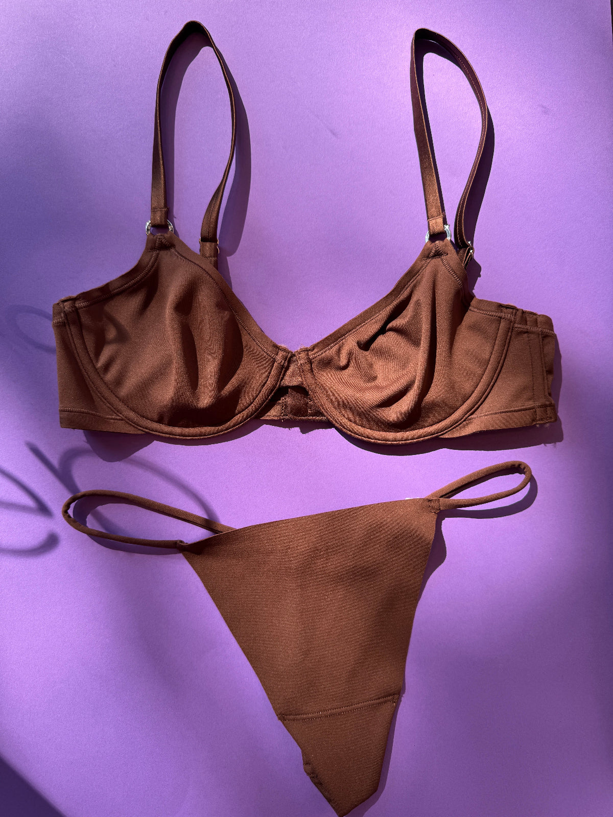 Fleur du Mal: Le Stretch Multifit Micro G-String - Cocoa
