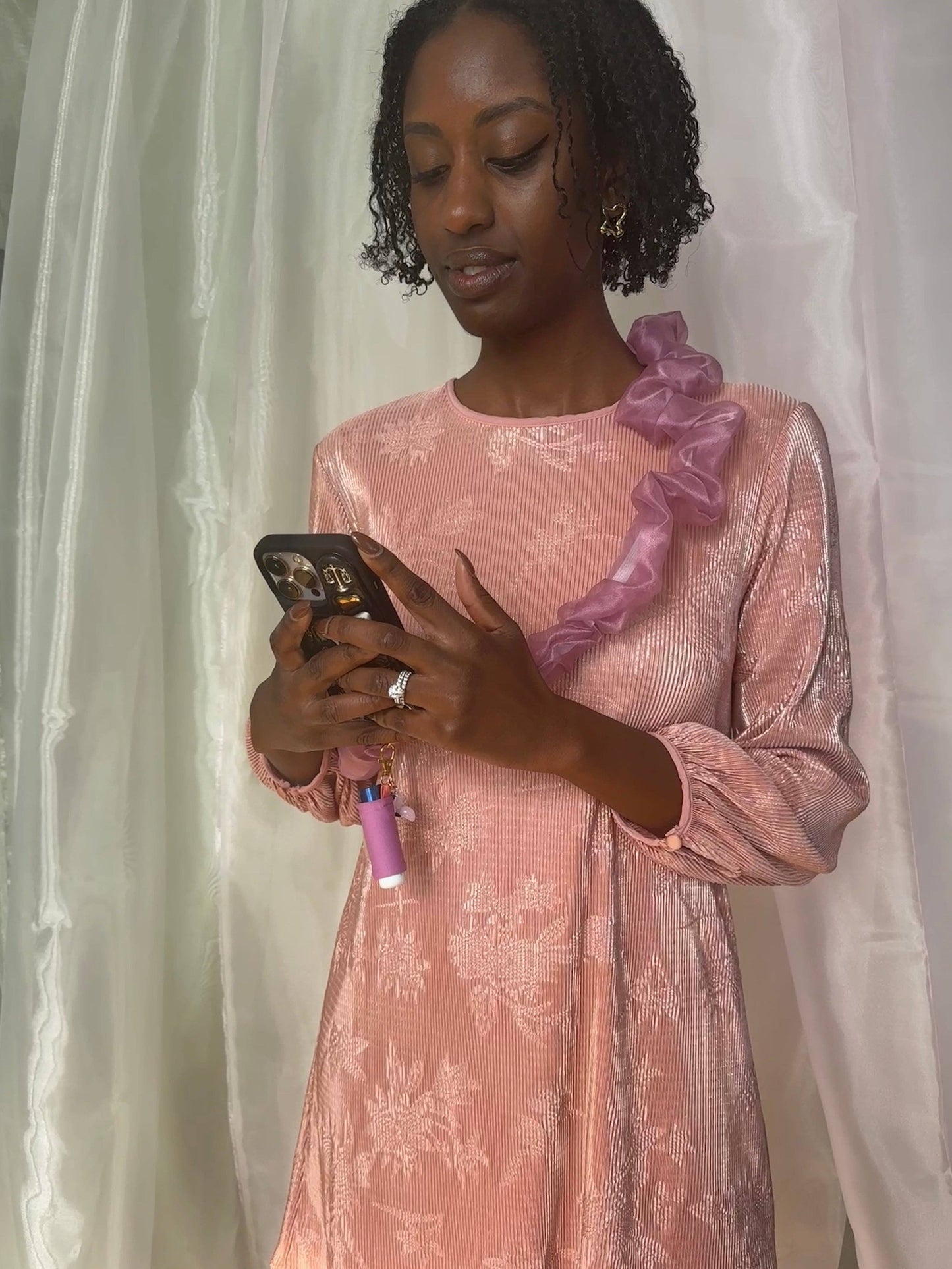 Room Shop: Organza Phone Strap - Black