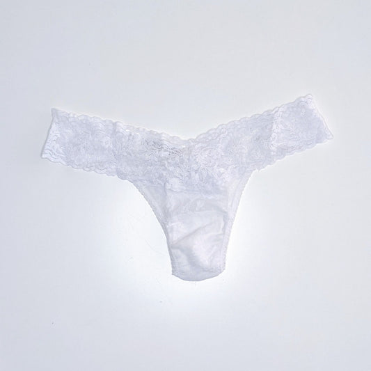 Hanky Panky: Lace Low Rise Thong - Basics