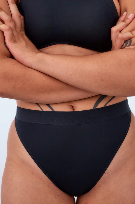 La Fille d'O: Way I Walk Bikini Bottom - Black