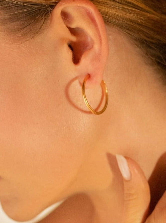 Luisa Lopez: Donela Small Hoops - Gold