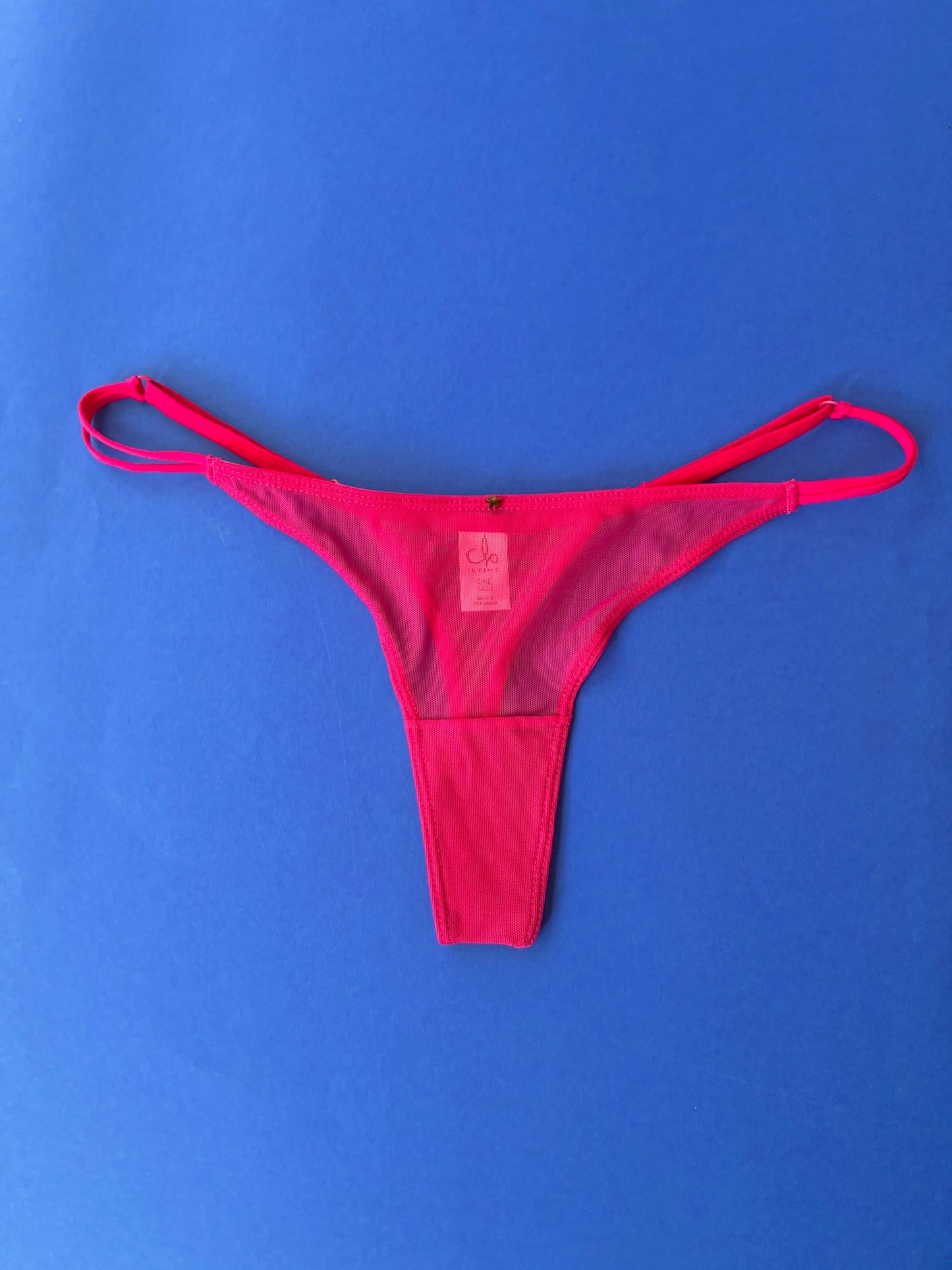 Clo: Malla Adjustable Thong - Fuchsia