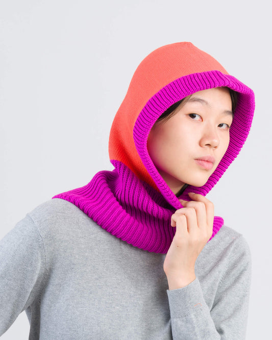 Verloop: Colorblock Knit Hood - Poppy Magenta