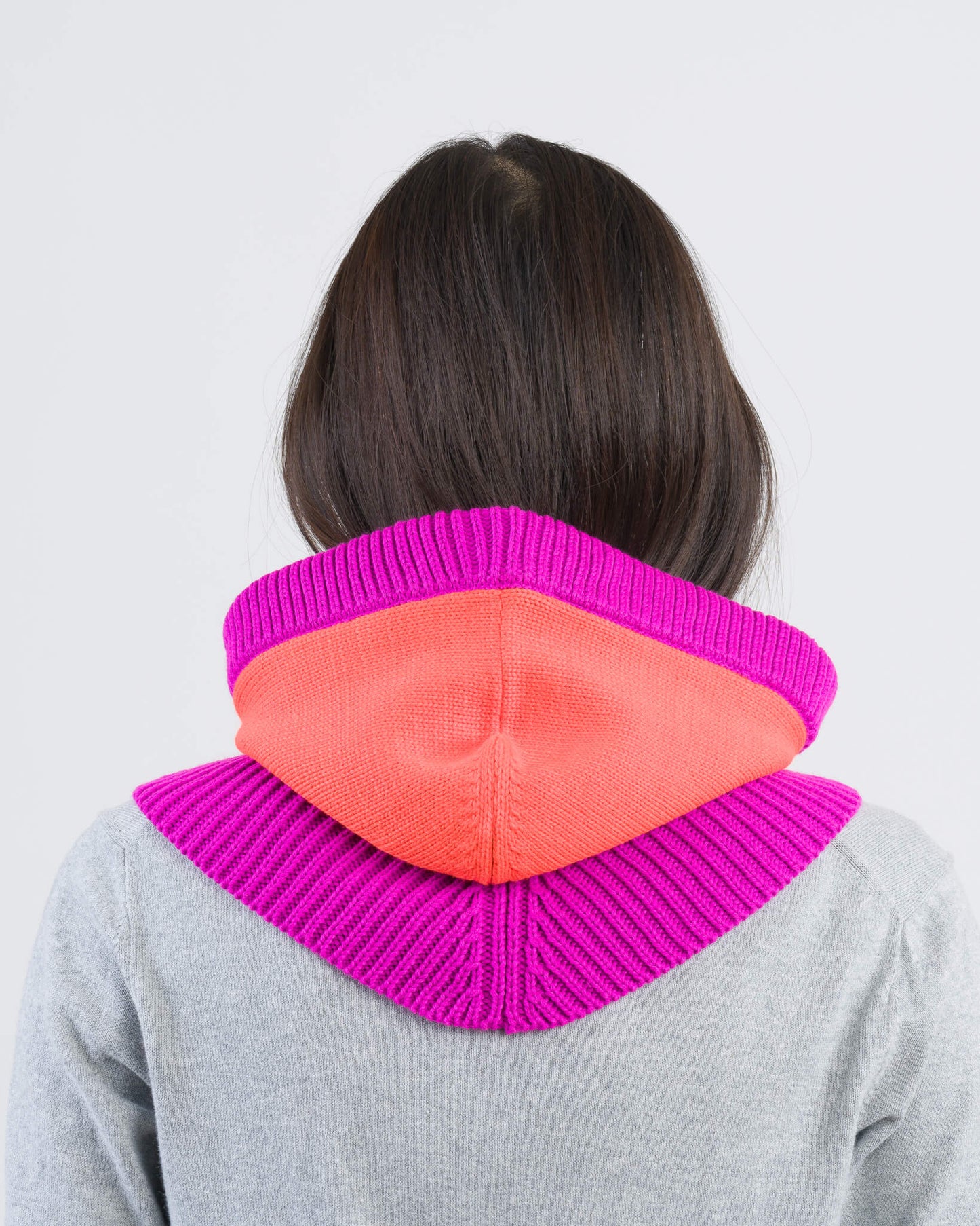 Verloop: Colorblock Knit Hood - Poppy Magenta