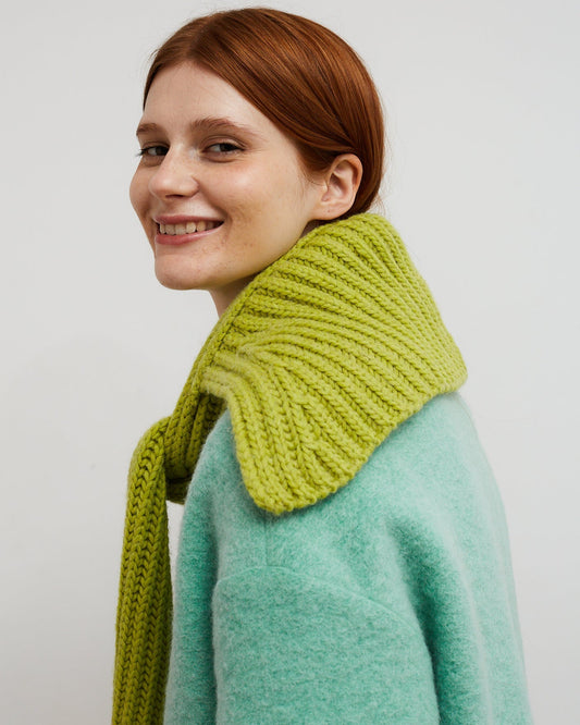 Dr. Bloom: Cuello Collared Scarf - Pistachio