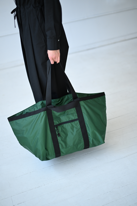 8.6.4: Nylon Weekender Bag - Forest/Black