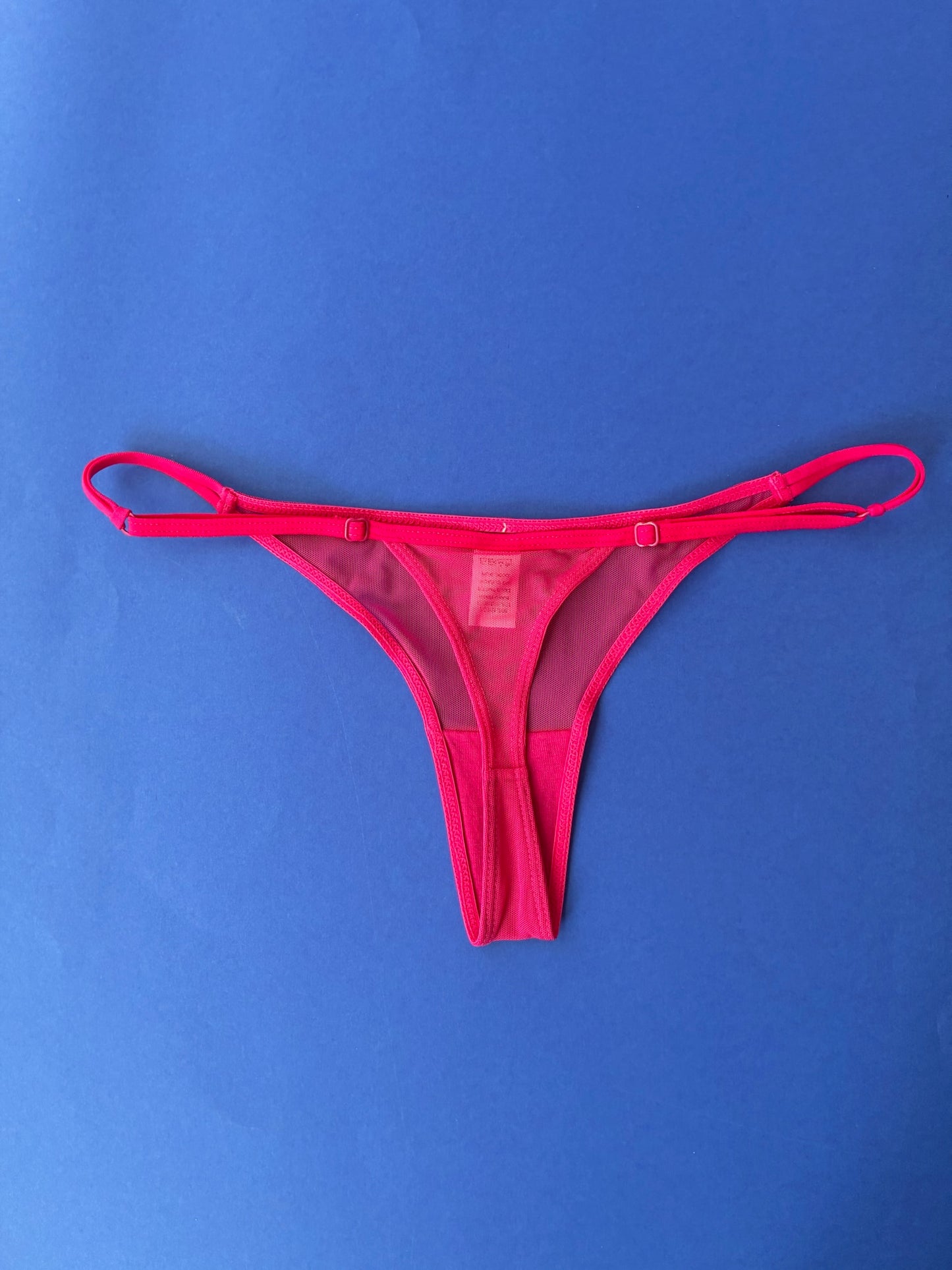 Clo: Malla Adjustable Thong - Fuchsia