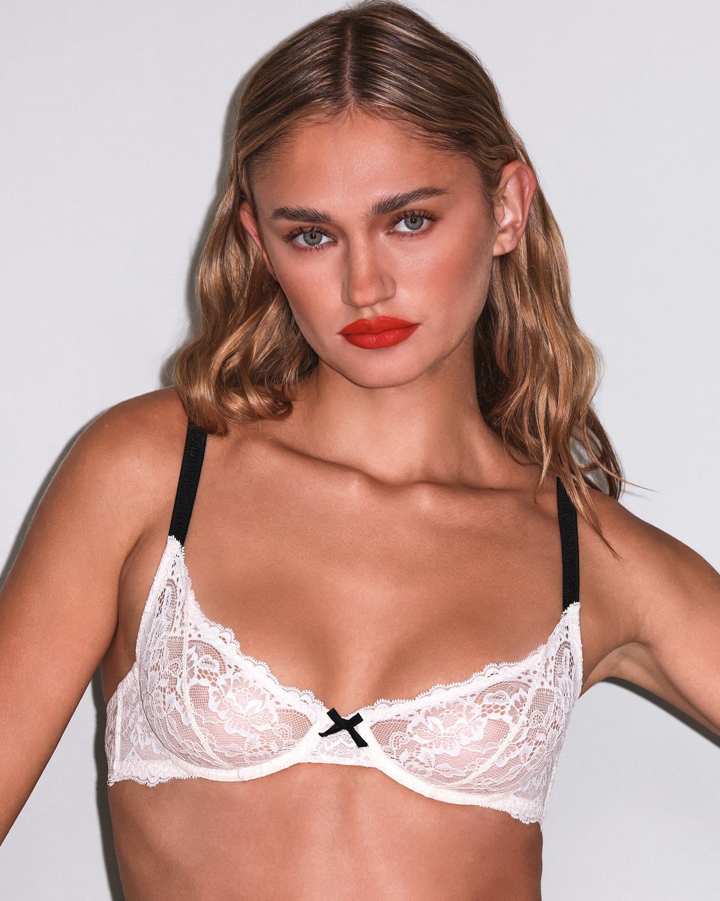 Fleur du Mal: Bianca Lace Balconette Bra - Linen Beige