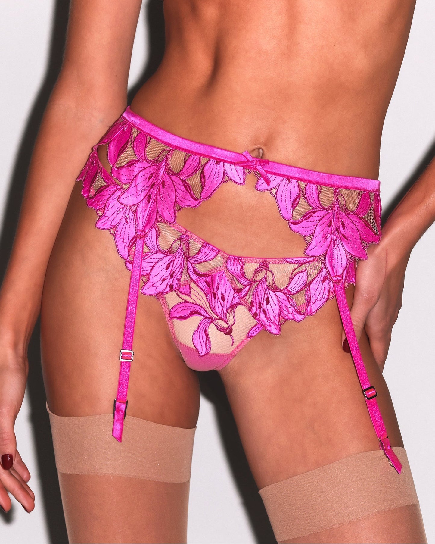 Fleur du Mal: Lily Embroidery Lace Garter Belt - Wild Pink