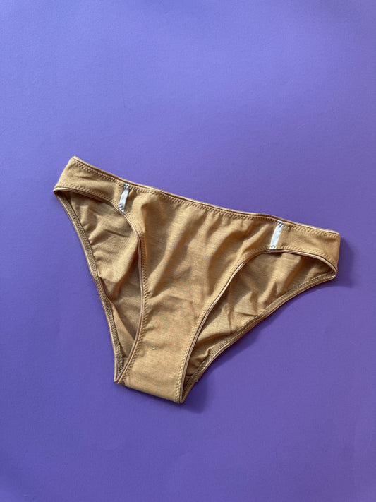 Araks: Harriet Panty - Brulee