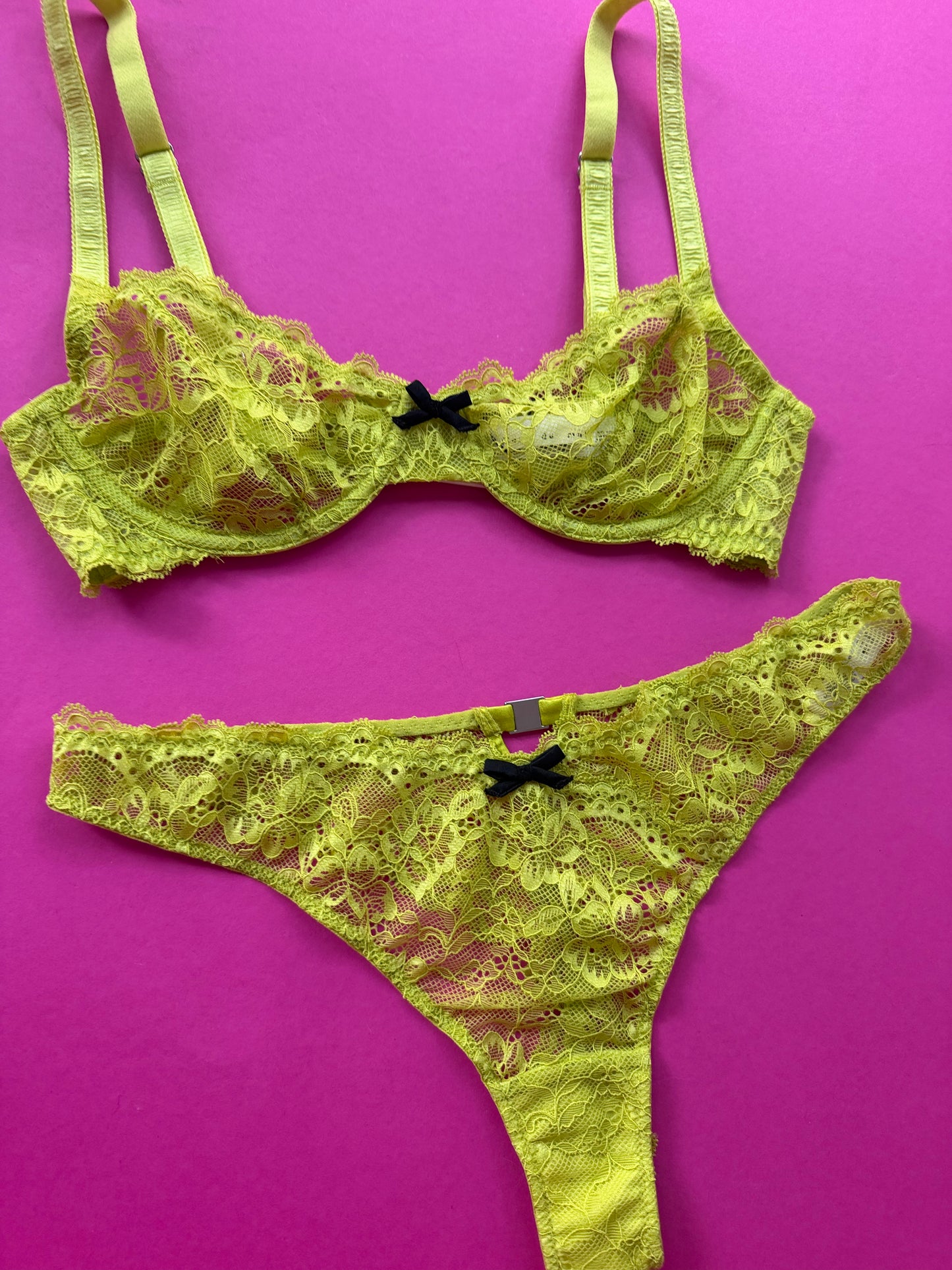Fleur du Mal: Bianca Lace Balconette Bra - Lime Punch