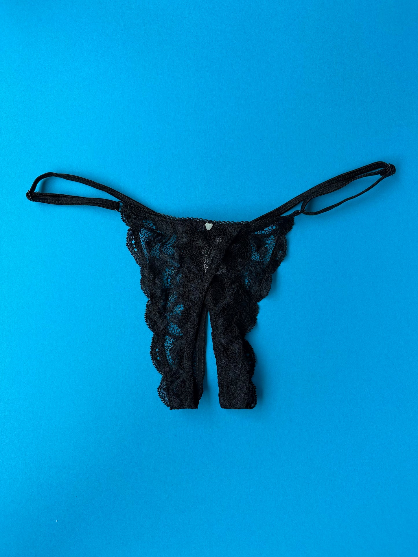 Clo: Abierto Ouvert String Thong - Black