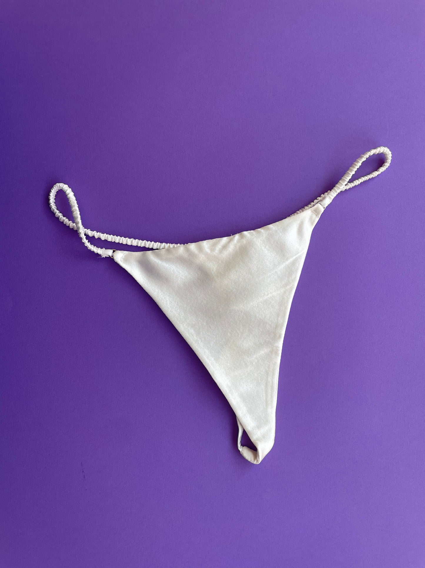 Fleur du Mal: Silk Satin Luxe V String Thong - Ivory
