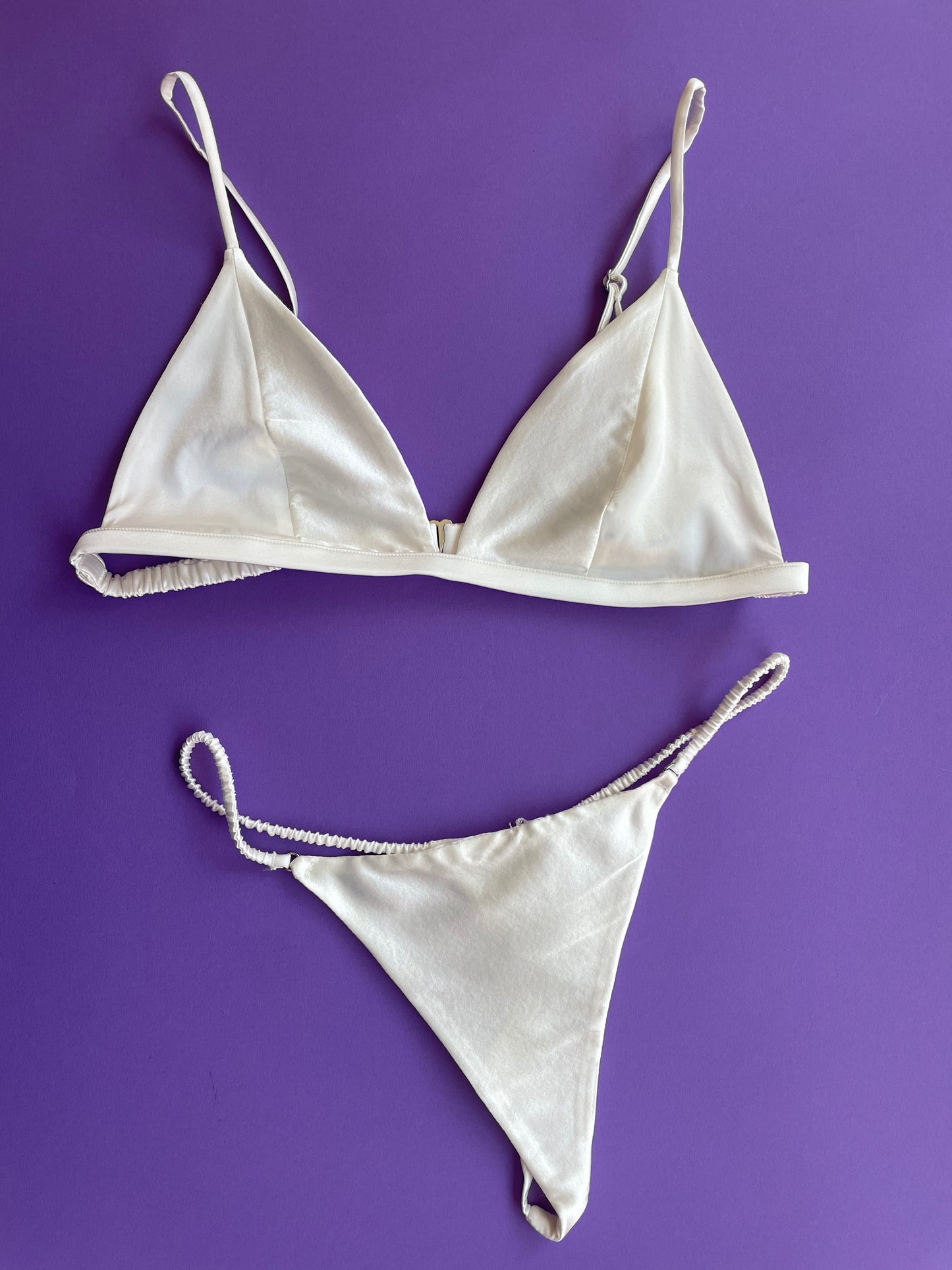 Fleur du Mal: Silk Satin Luxe V String Thong - Ivory