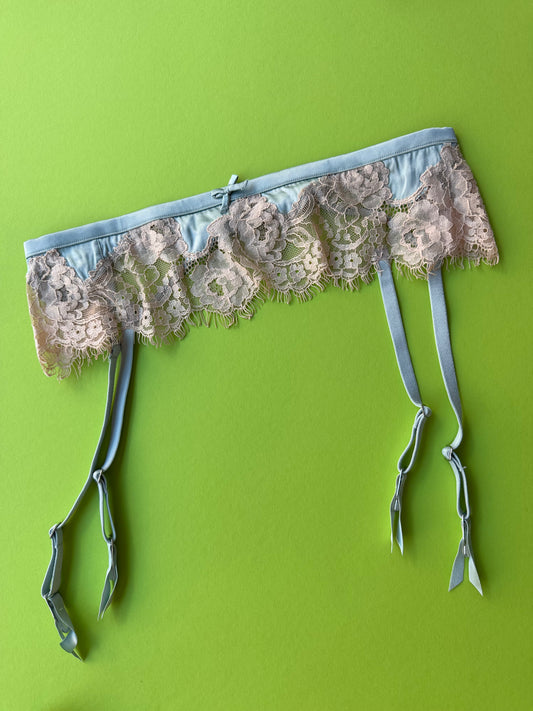 Fleur du Mal: Juliet Lace Garter Belt - Frosted Mint