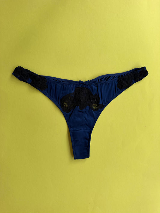Fleur du Mal: Juliet Lace Thong - Navy