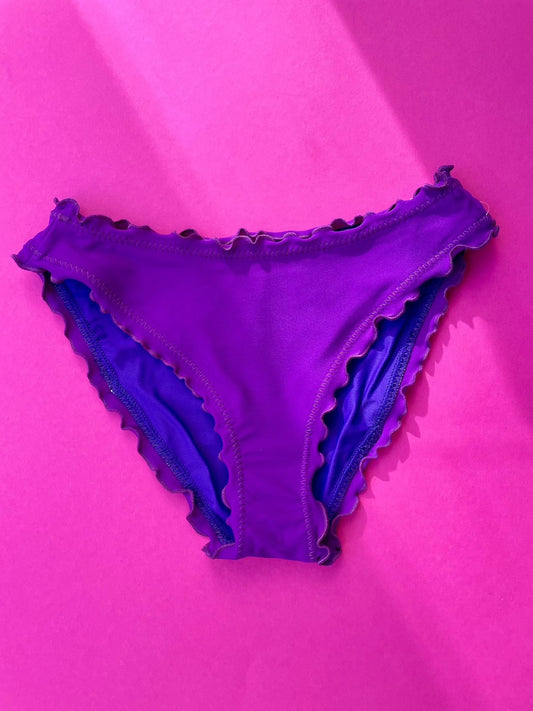 Sherris: Ruffle Mid-Rise Bikini Bottom - Purple