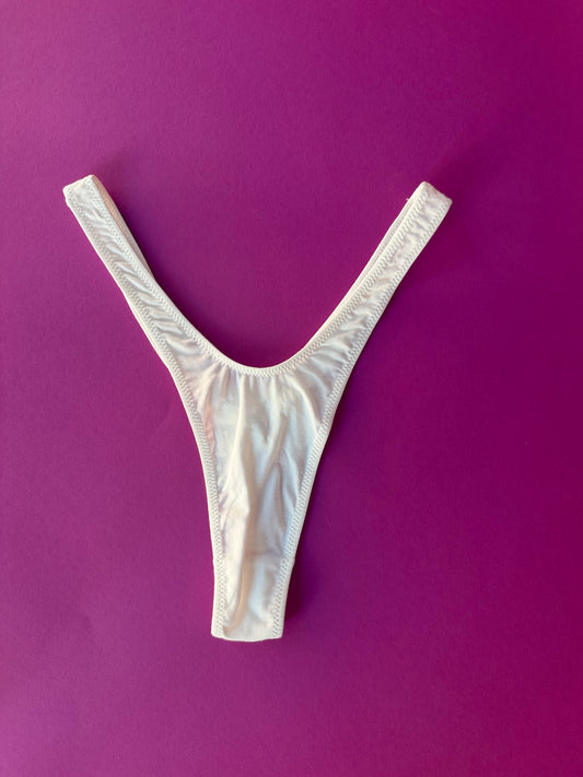 Cuccia: Soprano Bamboo Skinny Thong - White