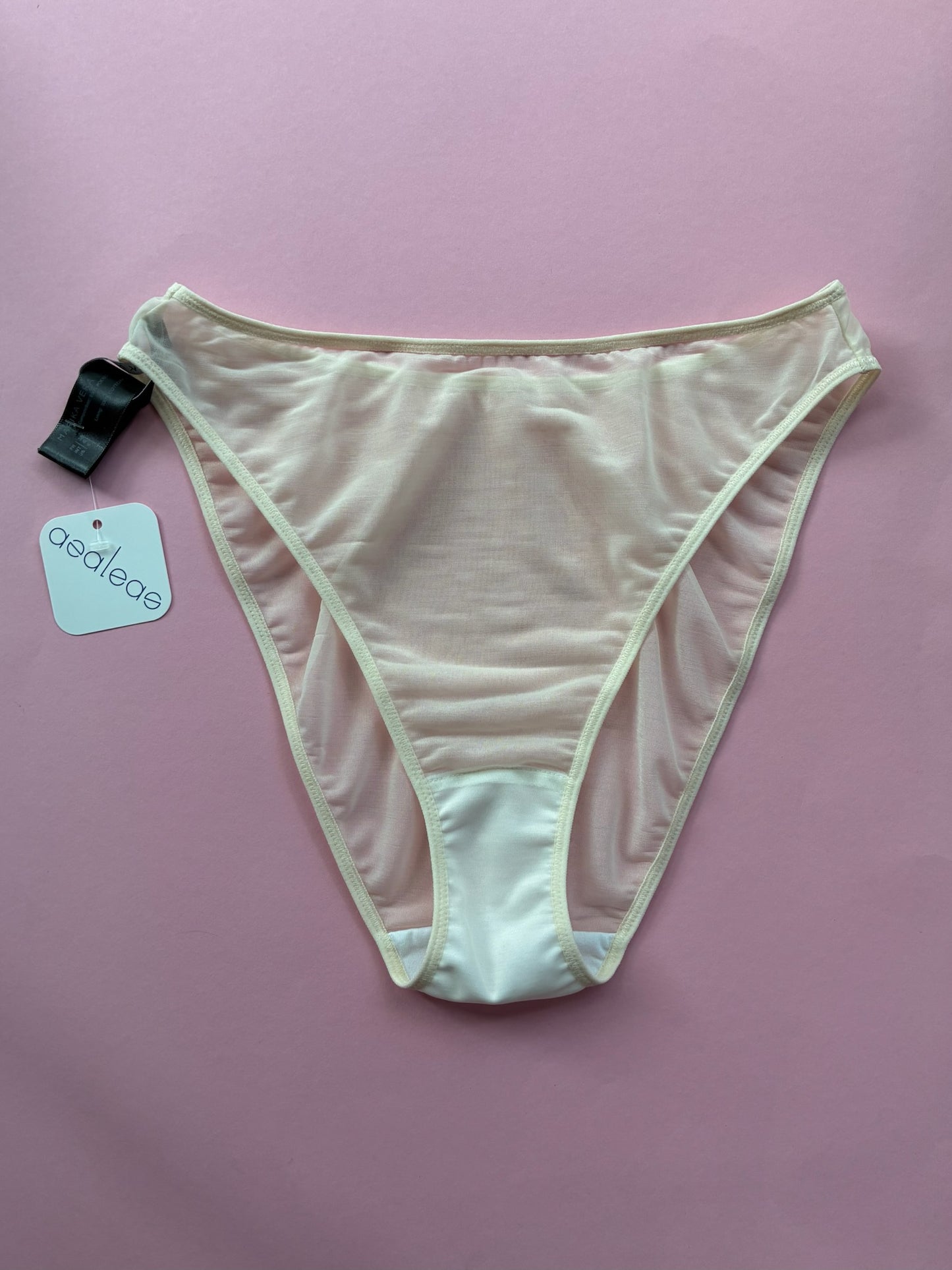 Marika Vera: Moore 90s Brief - Ivory