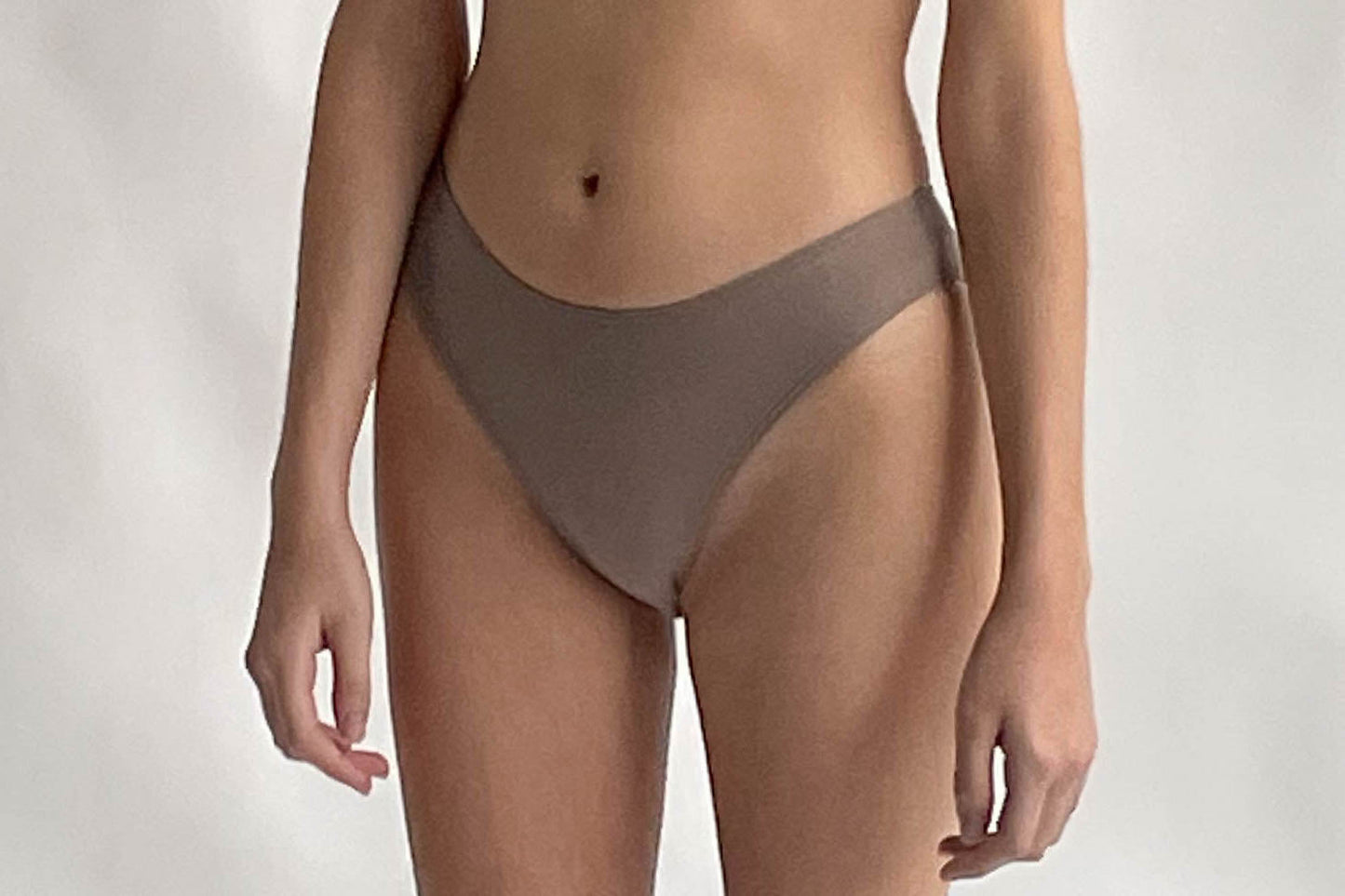 Calomel: Saya Brief - Taupe