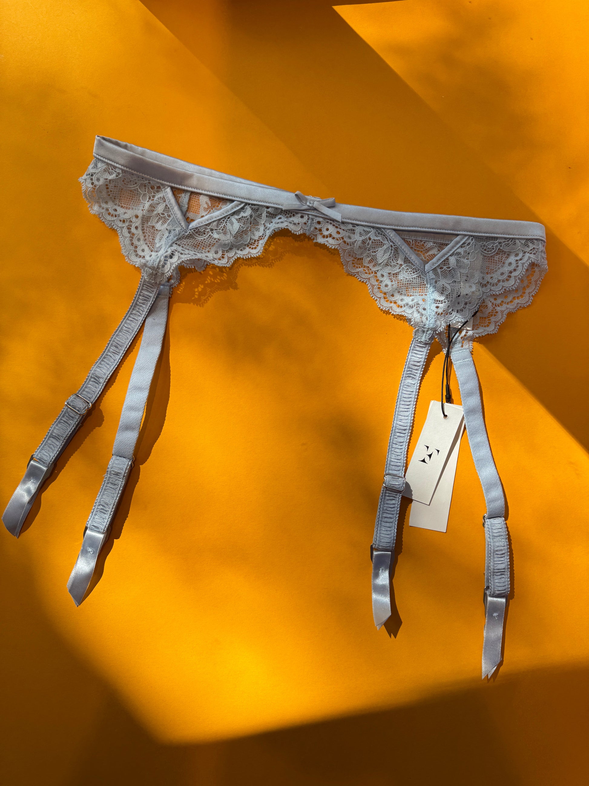 Fleur du Mal: Bianca Lace Garter - XL Azaleas Fleur du Mal: Bianca Lace Garter - XL Azaleas