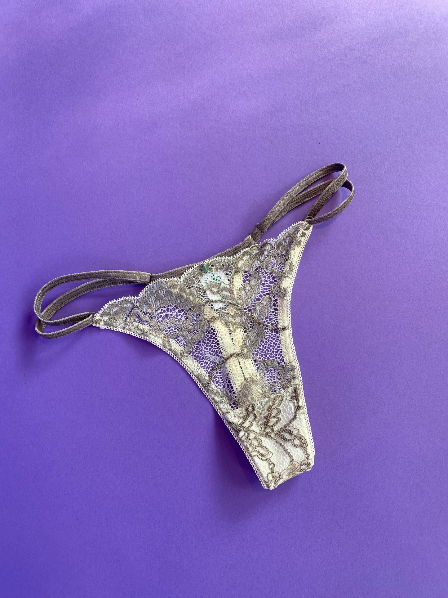 Clo: Fortuna Lace Adjustable String Thong - White Storm