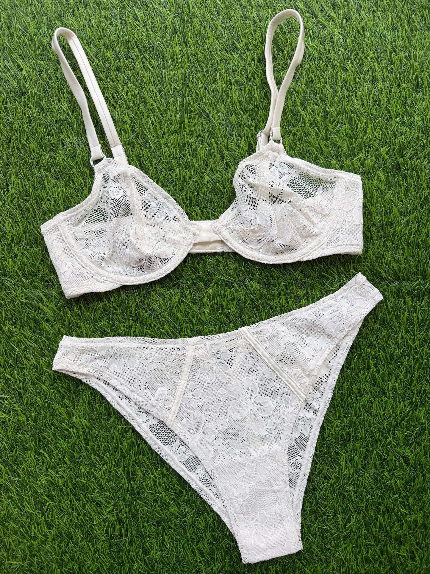 Fleur du Mal: Le Stretch Lace Cheeky - Ivory