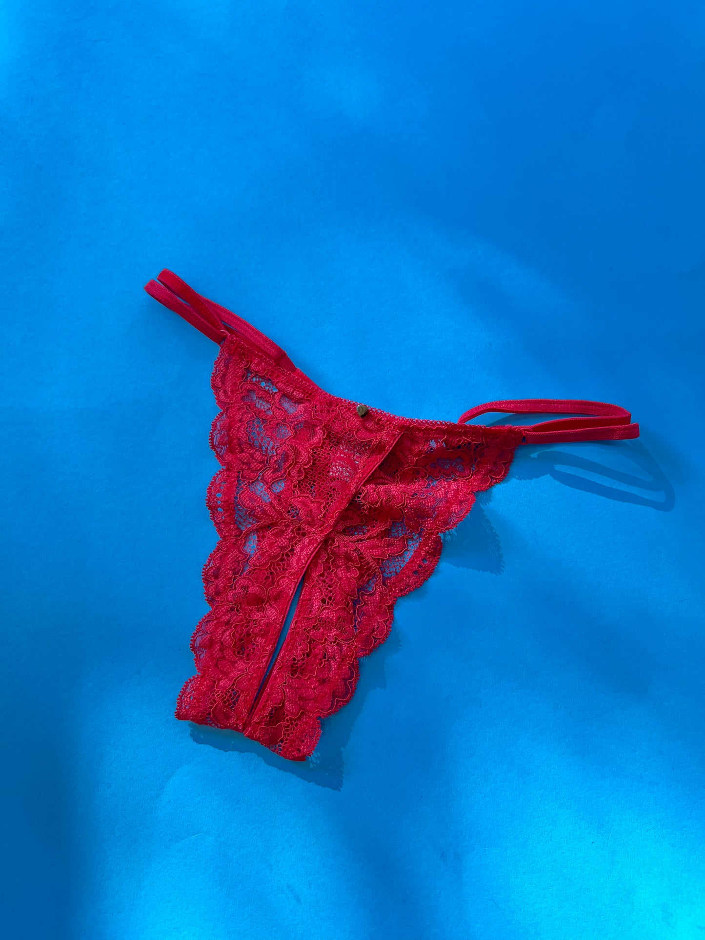 Clo: Abierto Ouvert String Thong - Chrysanthemum