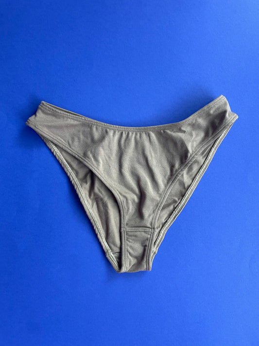 Calomel: Saya Brief - Taupe