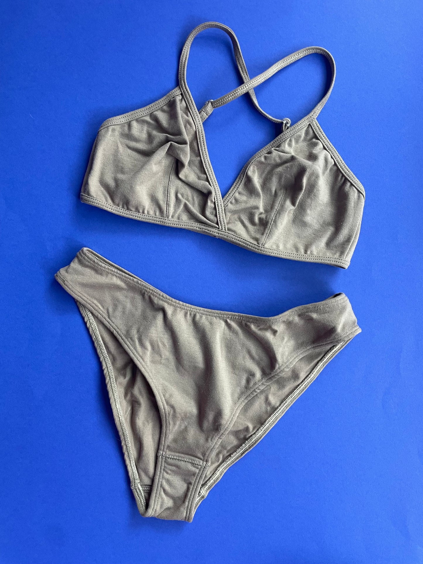 Calomel: Uma Racerback Bralette - Taupe