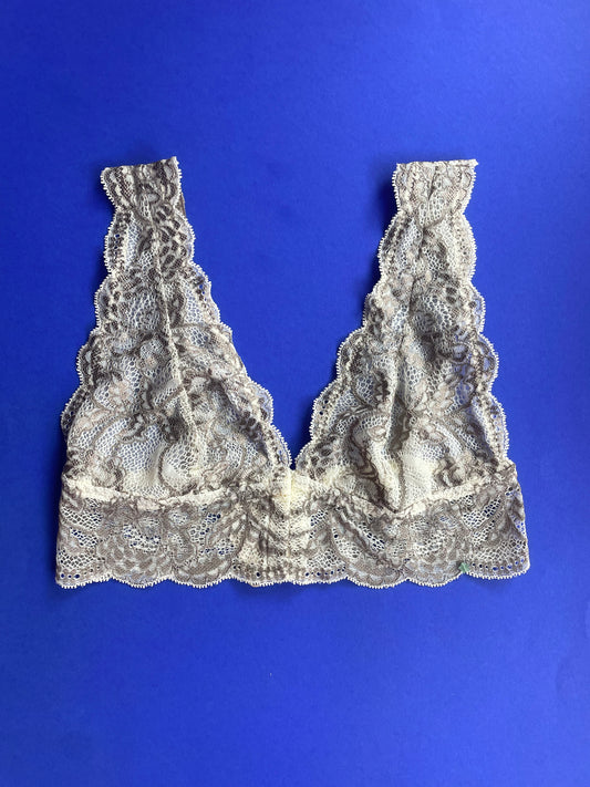 Clo: Fortuna Lace Bralette with Wide Straps Bra - White Storm