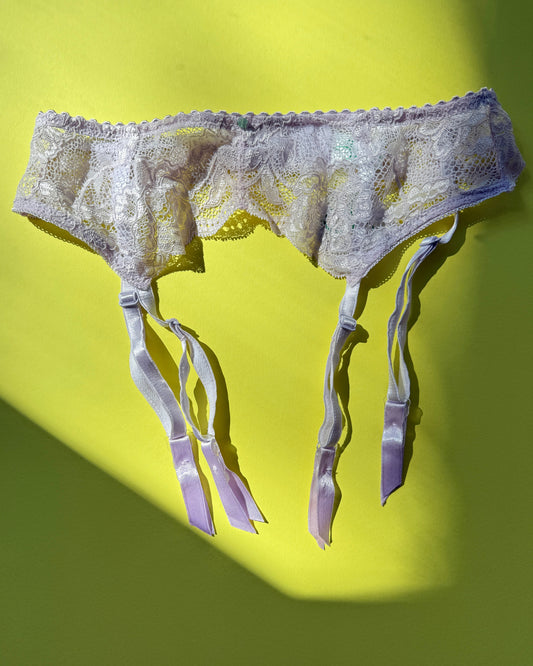 Clo: Fortuna Lace Garter Belt - Lavender Fog