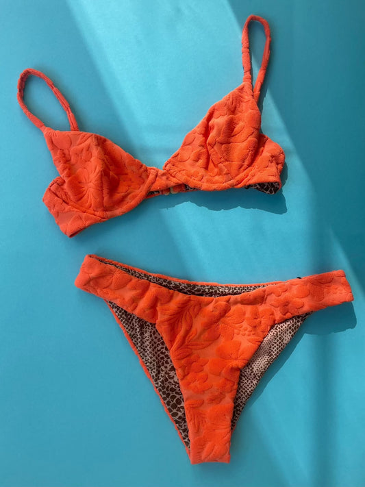 Acacia: Manhattan Underwire Bikini Top - Terry Floral