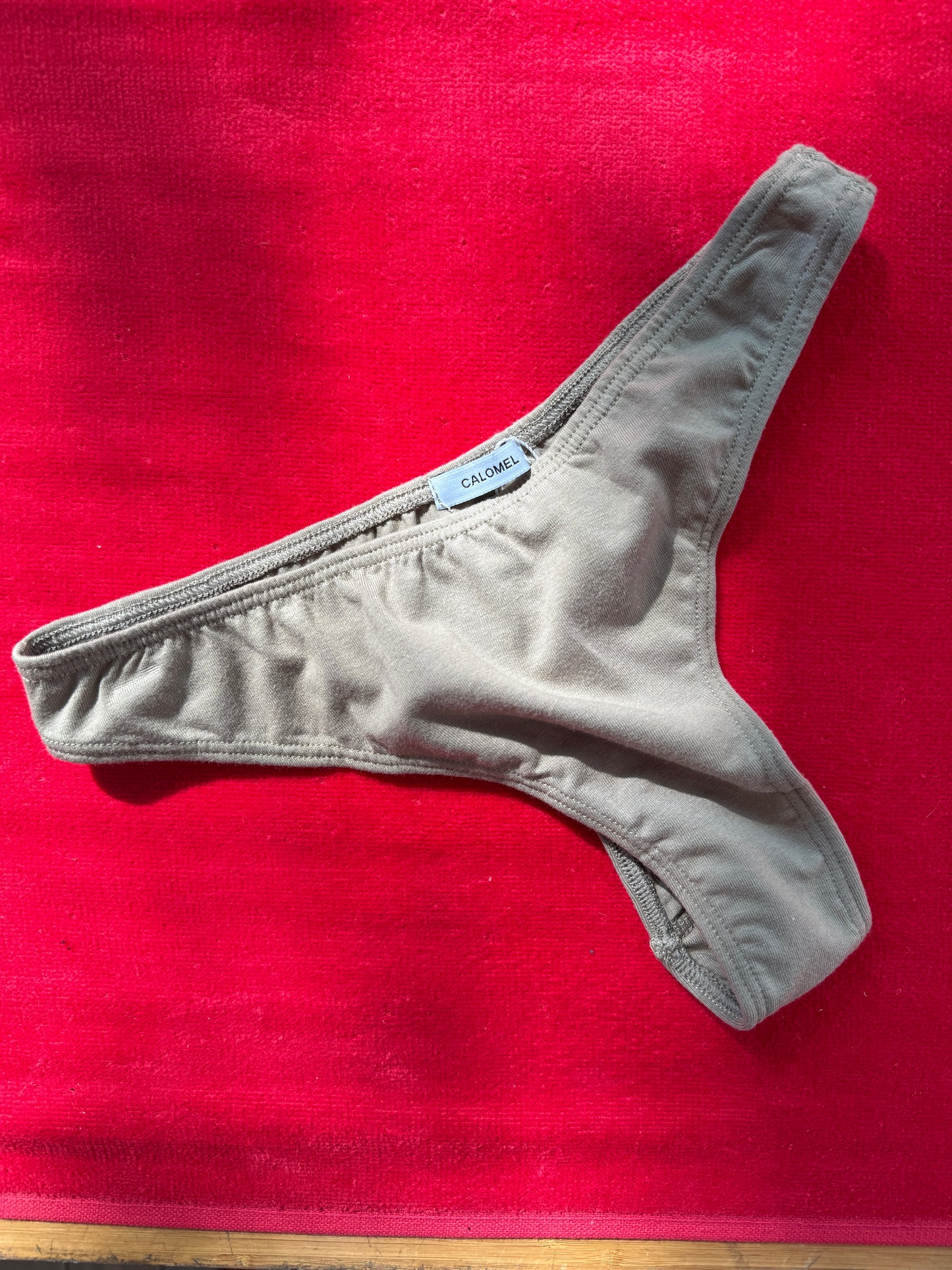 Calomel: Tawa Thong - Desert Taupe