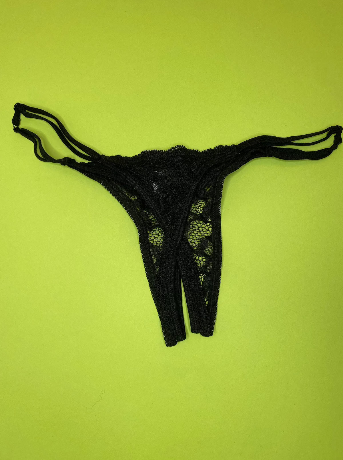 Clo: Abierto Ouvert String Thong - Black