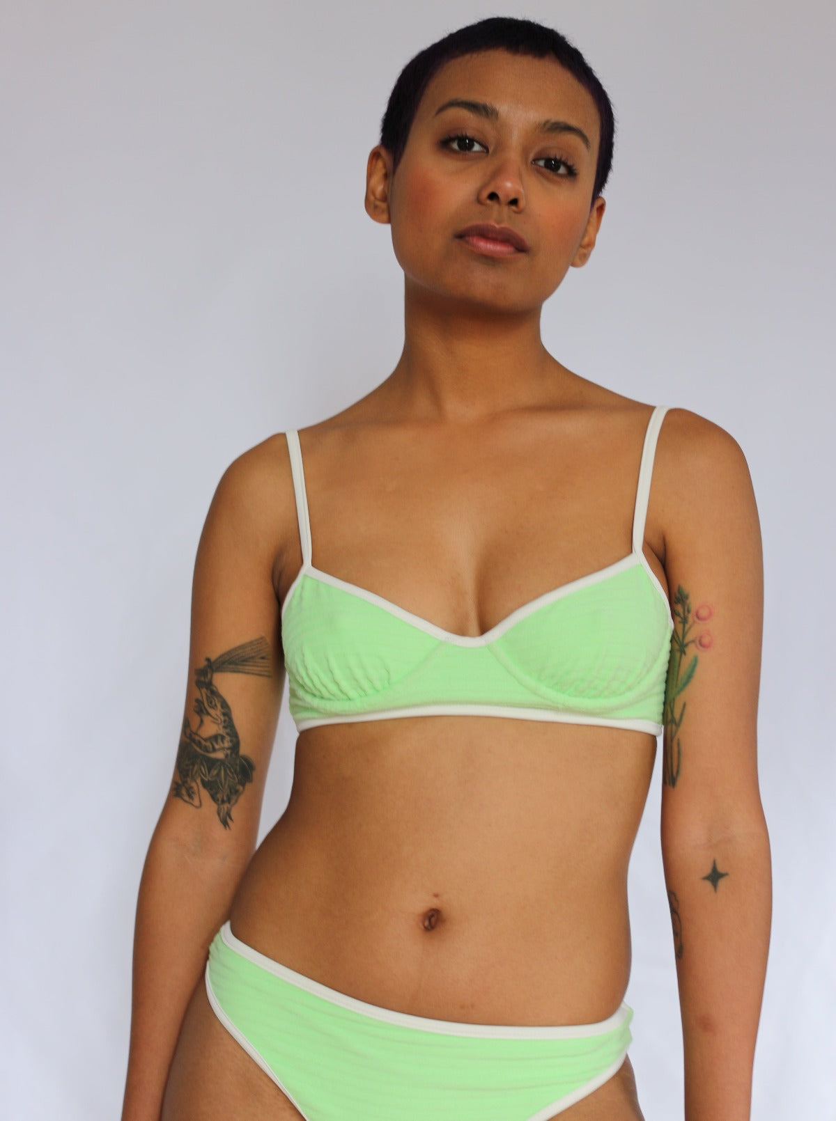 Acacia: Sadie Underwire Piped Bikini Top - Naupaka Terry Green