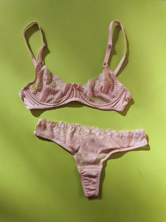 Duet by Timpa: Lace Thong with Keyhole Back - Pink